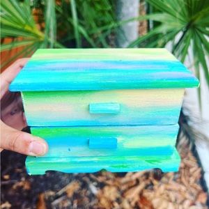 Tye dye altar box